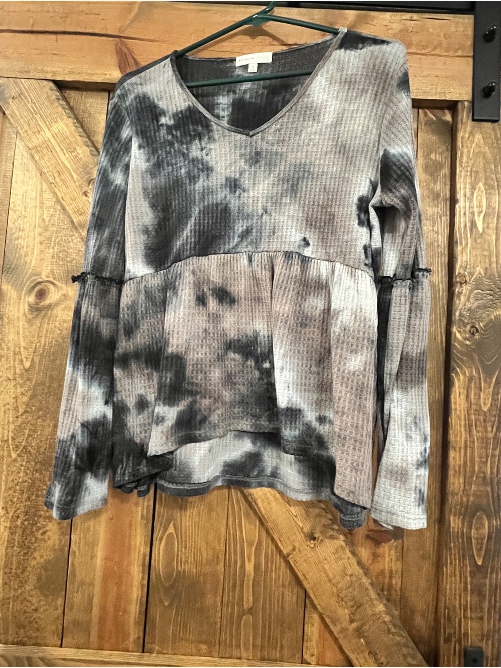 Waffle-Knit Tie-Dye V-Neck Peplum Top - Gray/Black